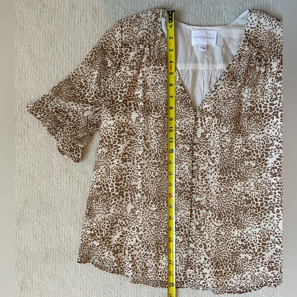 Leopard print beige quarter sleeve blouse - Picture 5 of 7